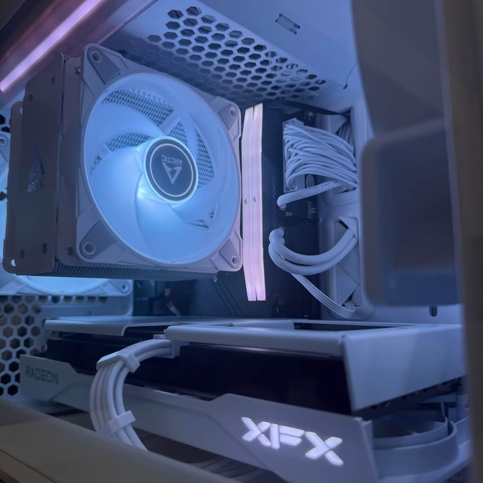 'ASTRA' - RX 9060 XT 16GB - Ryzen 5 - 1TB SSD