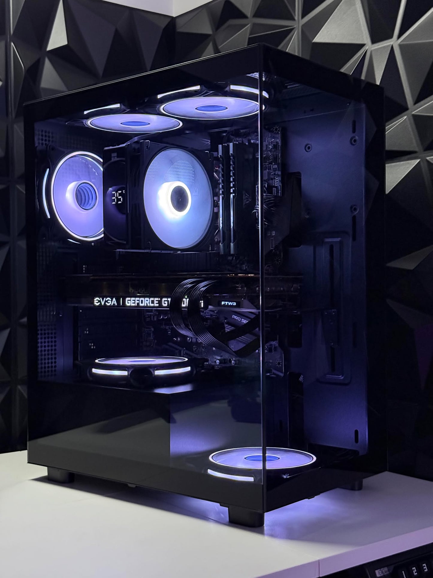 'SPIRIT OF SPARTA'- GTX 1080ti - Ryzen 5 5600G - 1TB SSD