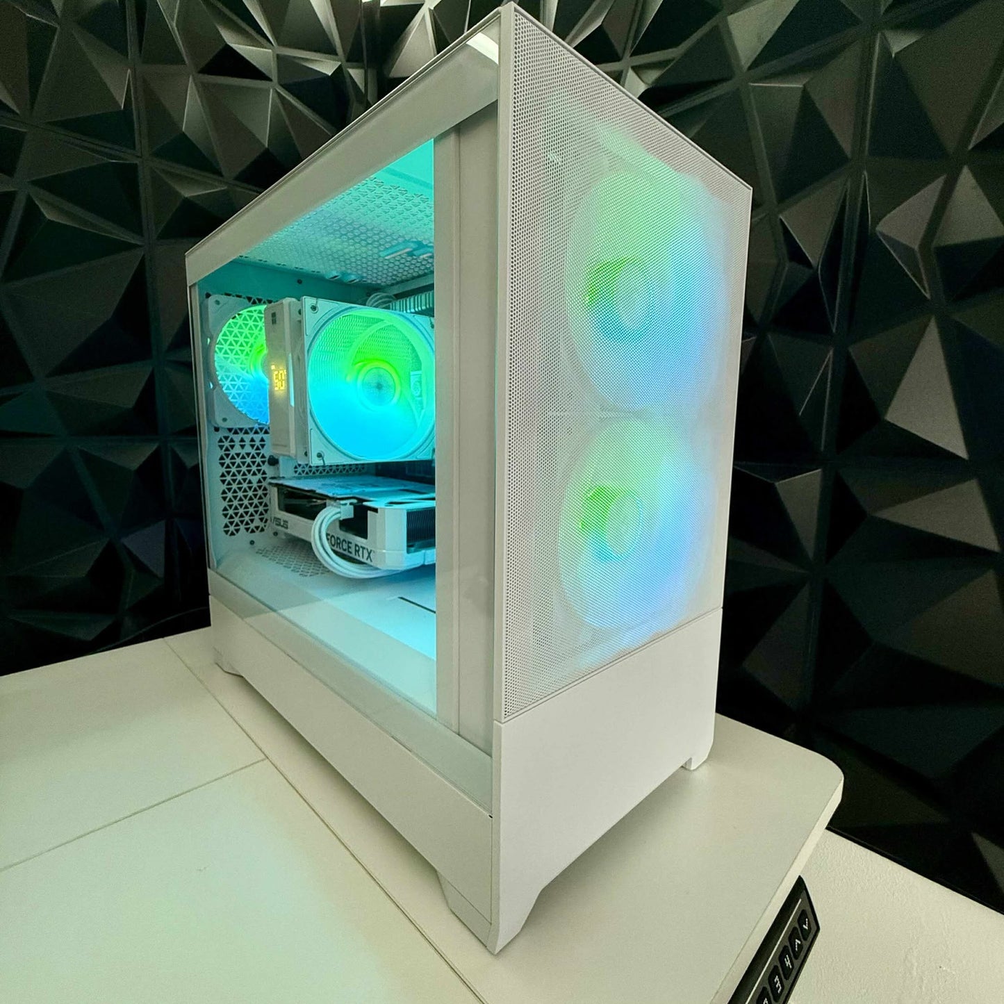 'EPHOR' - RTX 4060 - Ryzen 5 - 1TB SSD