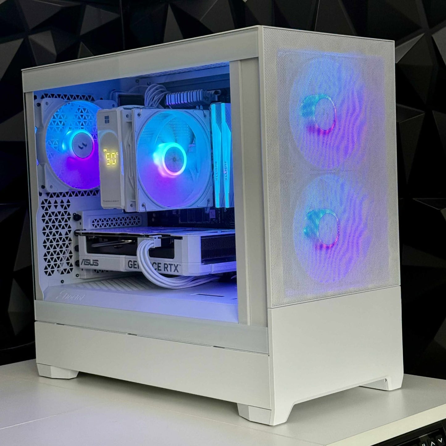 'EPHOR' - RTX 4060 - Ryzen 5 - 1TB SSD