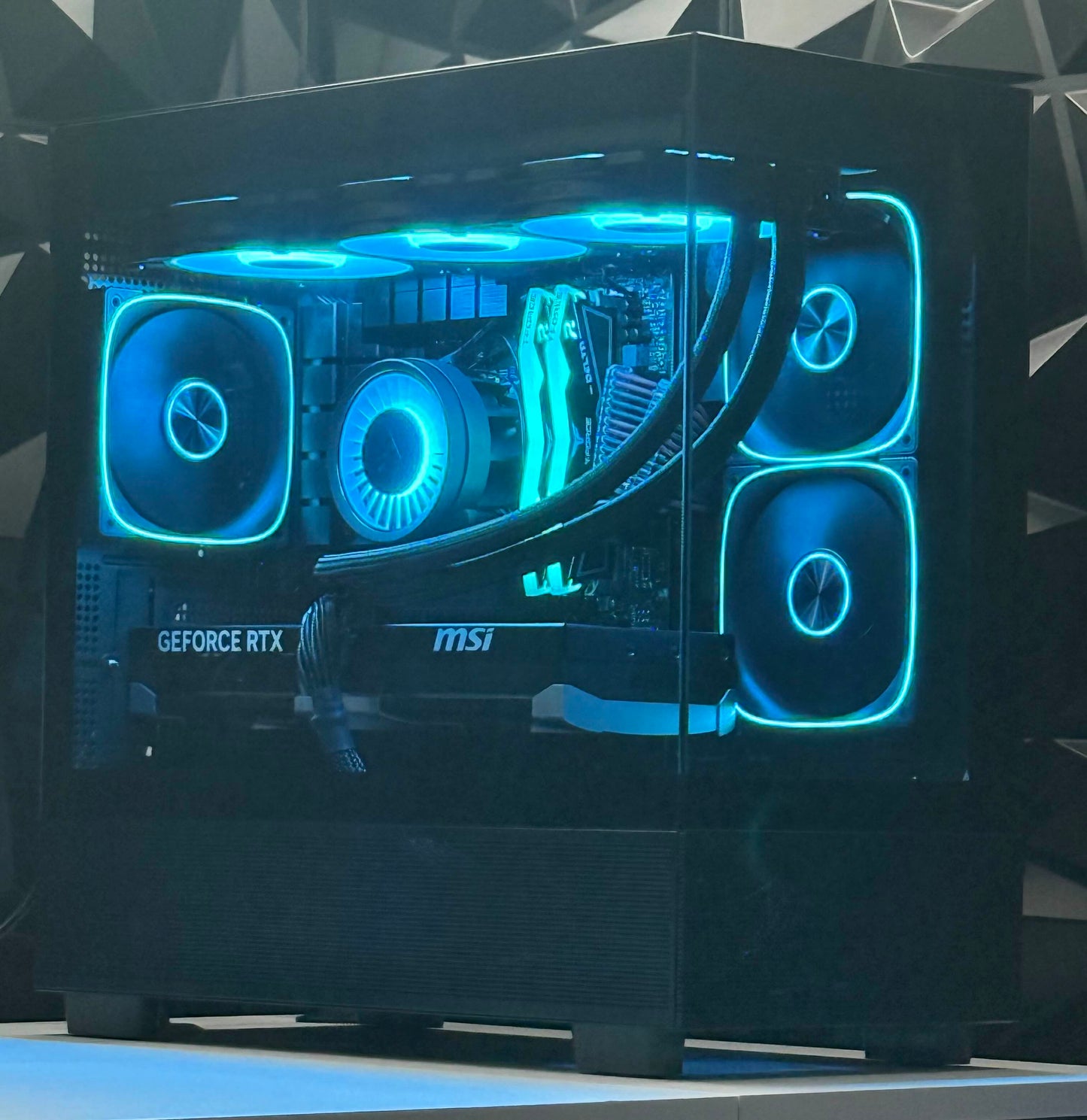 'HELIOS' RTX 5070ti - Ryzen 7 7800X3D - 2TB SSD