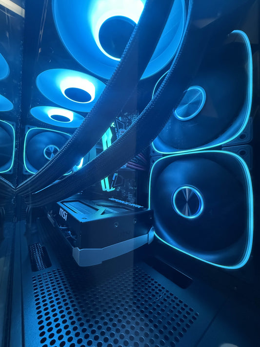 'HELIOS' RTX 5070ti - Ryzen 7 9800X3D - 1TB SSD