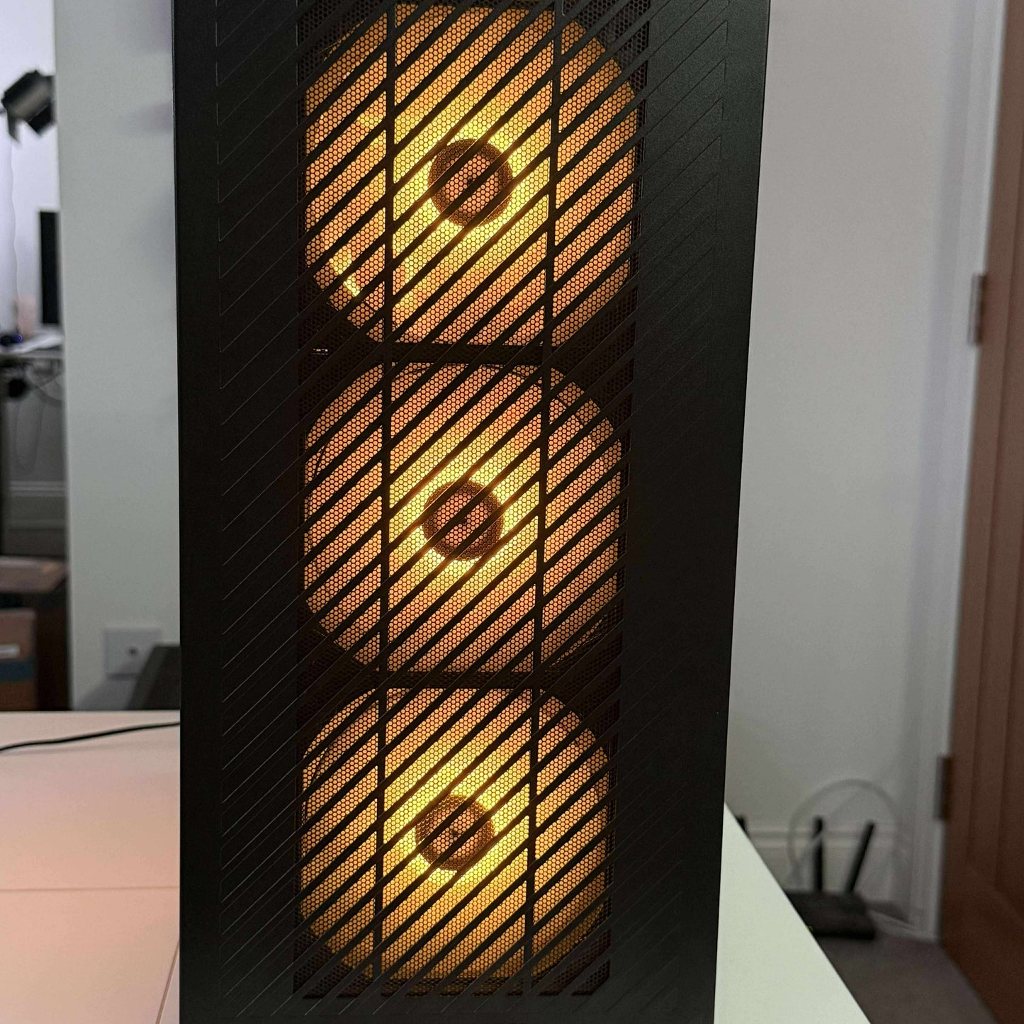 ‘EREVOS’ - RX 6800 - Ryzen 5 7500F - ADATA 1TB Gen 4