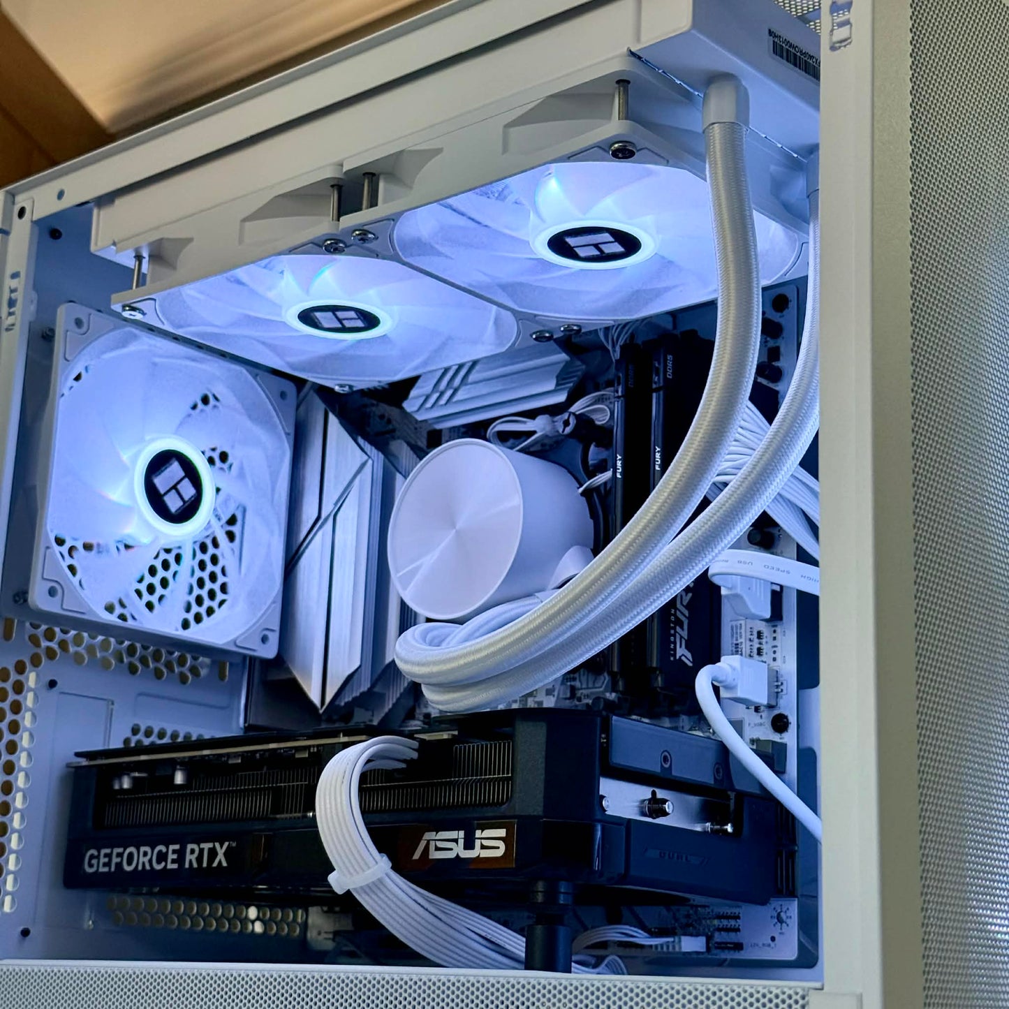 'FLOW' I RTX 5070 12GB I Ryzen 5 9600x I 32GB DDR5 RAM