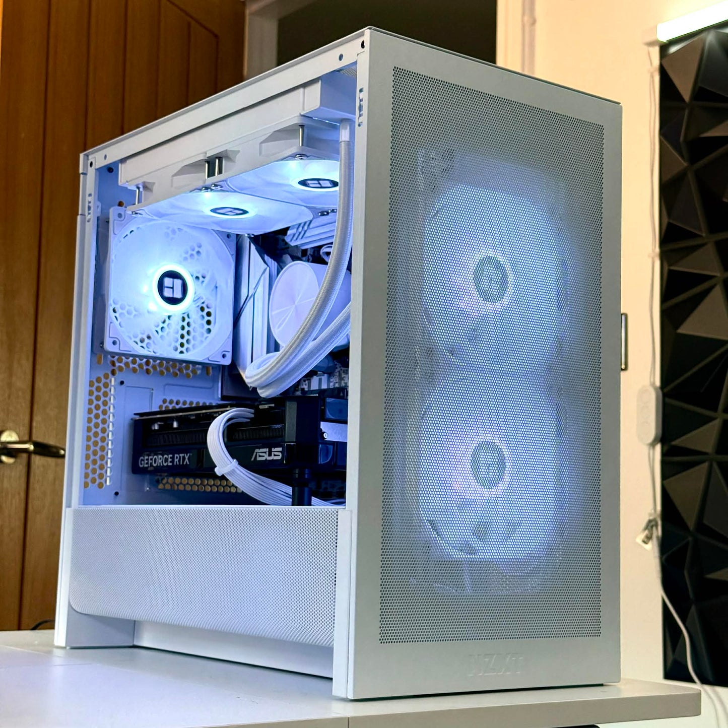 'FLOW' I RTX 5070 12GB I Ryzen 5 9600x I 32GB DDR5 RAM