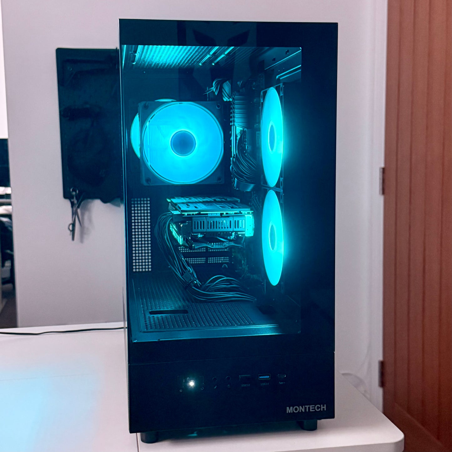 ‘GHOST’ - RTX 5060ti - Ryzen 5 7600X - 1TB SSD
