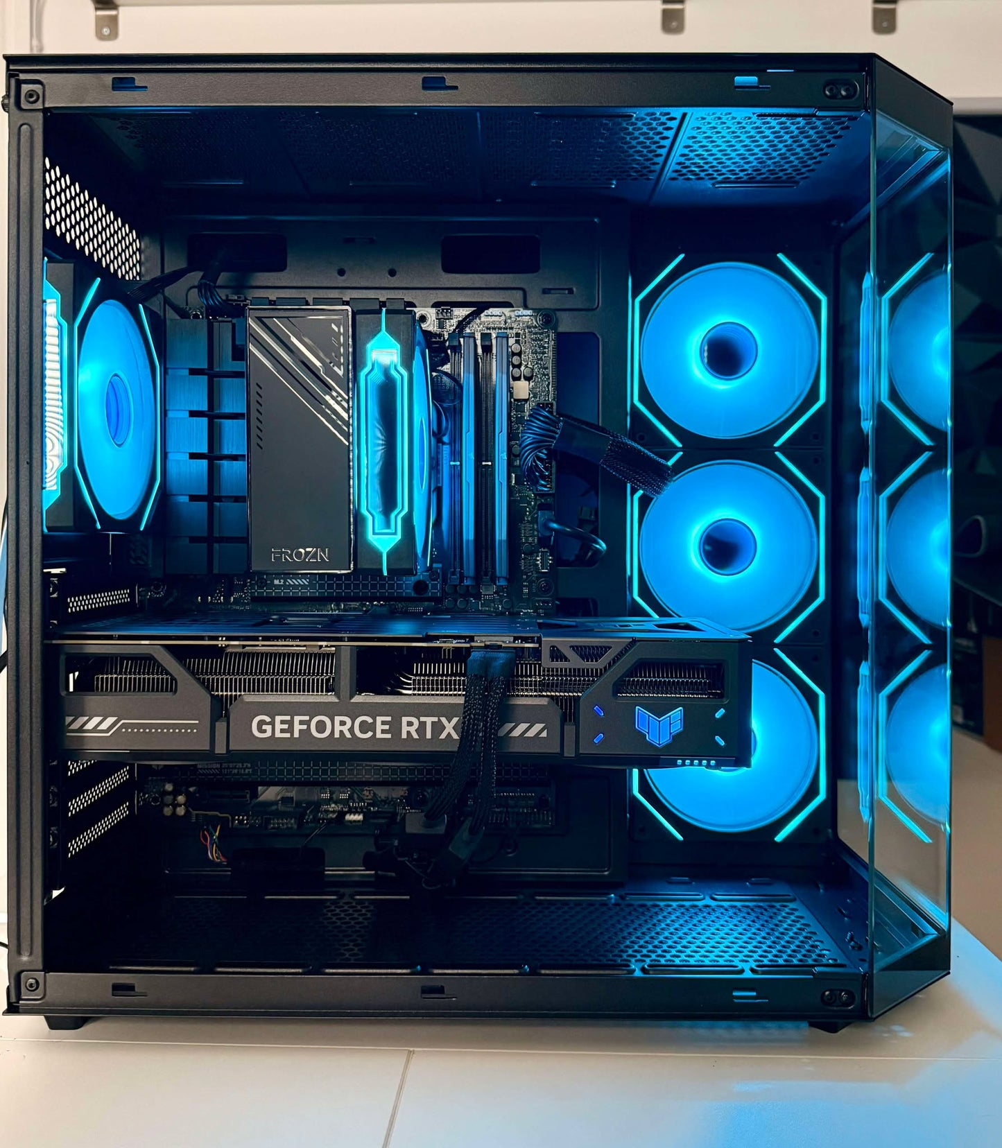 'ZEPHYROS' - RTX 5070 - Ryzen 5 9600x -  1TB Klevv Crass Gen 4 SSD