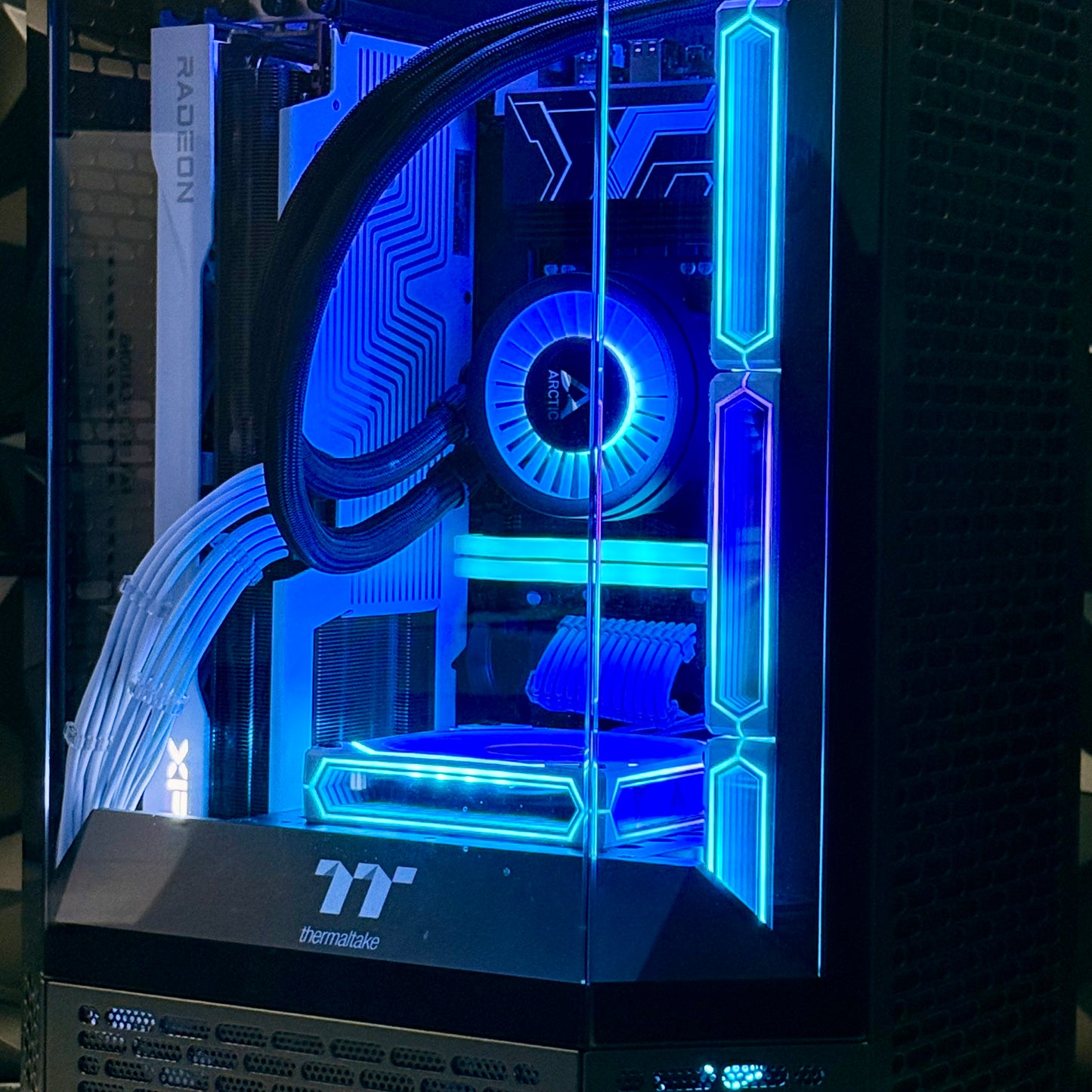 ‘Apothicon’ - RX 9070XT 16gb - Ryzen 5 7600X - 1TB SSD